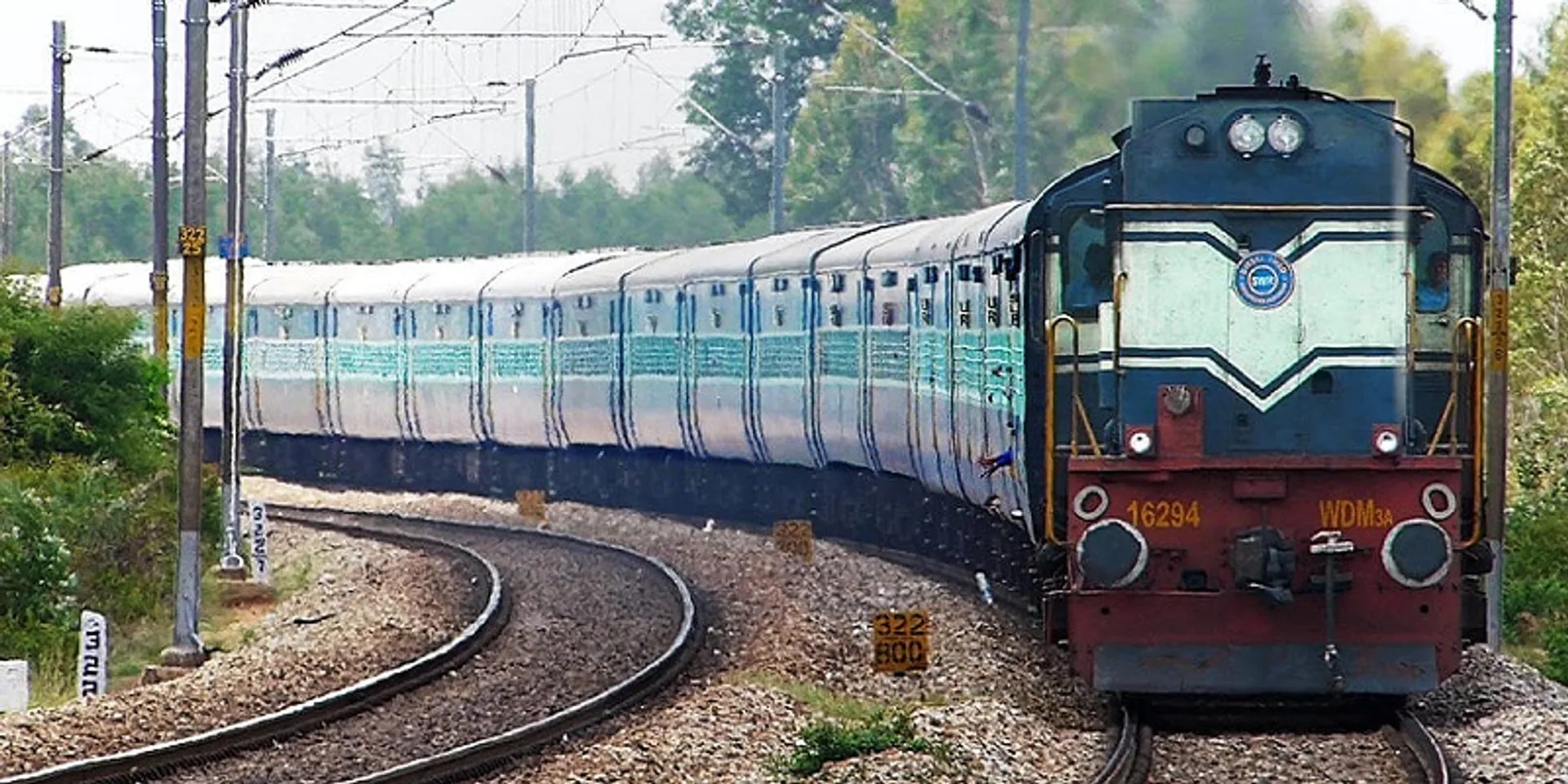 holi festival train 2025